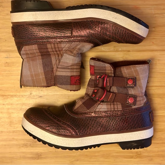 Ugg Marrais Waterproof Deep Maroon/Burgundy Boots. Size 7 - Picture 4 of 7